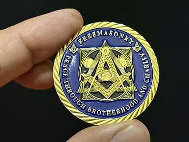 tema sekilleri: Masonluq temalı kolleksiya sikkəsi – “Band of Brothers / Freemasonry” — 10