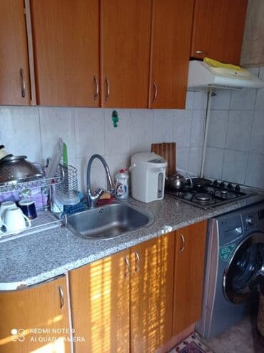 yasamalda 3 otaqli kiraye evler: Yasamalda 10 mertebeli binanın 7-cı mərtəbəsində yerləşən ümumi — 9