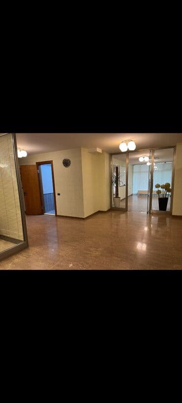 Qarajlar: Ofis sahəsi – şüşə arakəsməli, geniş vestibül və iş otaqları - İşə — 9