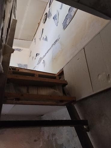 karavan satışları: Obyekt: Təmirə uyğun kiçik yaşayış sahəsi Təsvir: - Girişdə massiv — 10