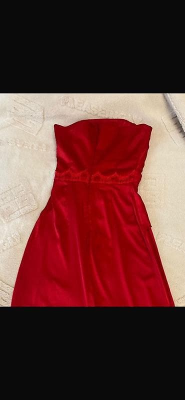 ereb qizili instagram: Qırmızı axşam/gecə geyimi - Model: Strapless (qol və çiyin hissəsiz) — 2