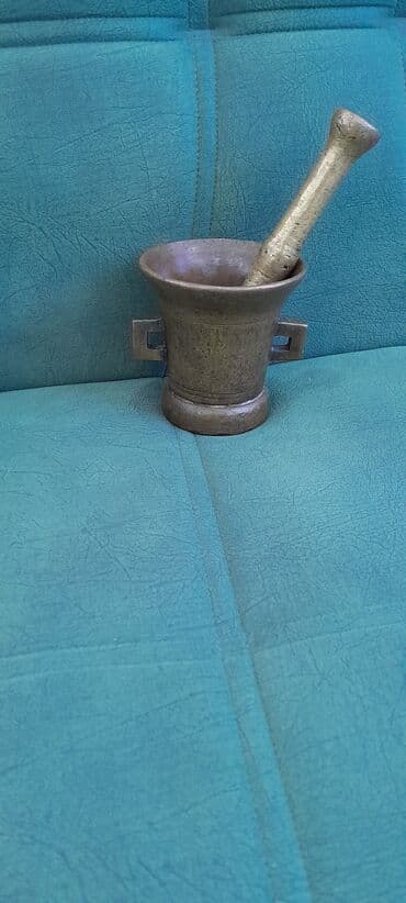 Digər kolleksiyalar: Cox Qedimi mis hevendeste ediviyyat ezen satilir — 2