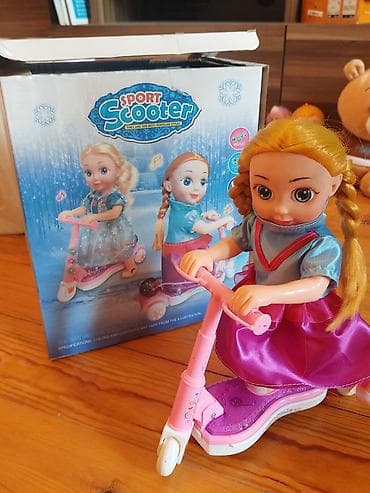 hicablı don: Sport Scooter – musiqili və işıqlı skuterli kukla Xüsusiyyətlər: - — 2