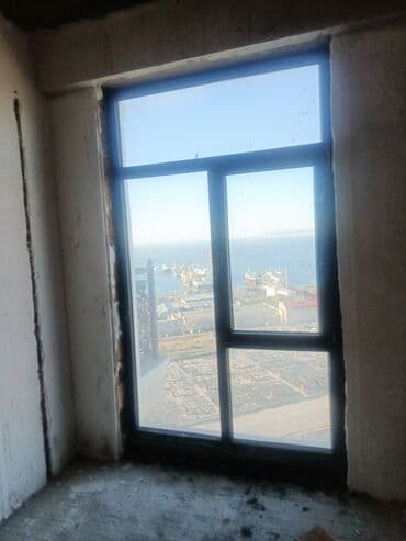 Taxta-şalban: PVC pəncərə – iki bölməli, biri açılan - Material: qara rəngli PVC — 4