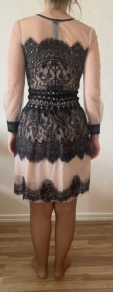 узбекское платье со штанами: Gözəl ziyafət donları, hər biri 15 manat. 38-40 ölçü — 1