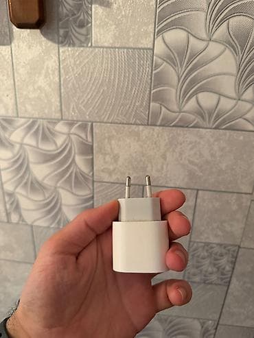 tv box android: Salam iphon adapter ve kabel charger orjınal resmi mağazadan alınıb — 2