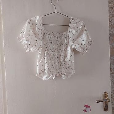 şort: İki qadın bluz dəsti 1) Ağ fonda xırda çiçək naxışlı bluz - Kvadrat — 1