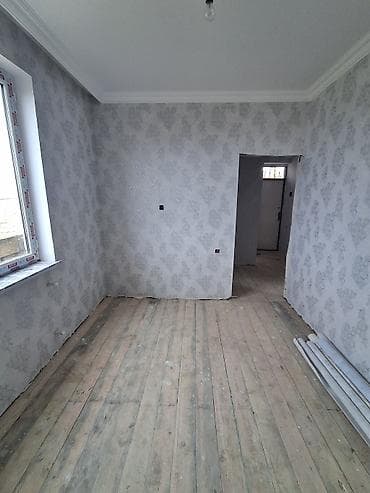 berdede ev alqi satqisi: Satılır: həyət evi Ümumi təsvir: - Bir mərtəbəli həyət evi, girişdə — 7