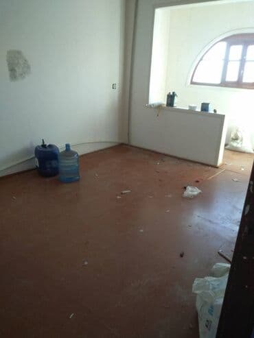 sibrizdə evlərin qiyməti: Bakı, Qaraçuxur qəs., 4 otaqlı, Köhnə tikili, 100 kv. m — 3