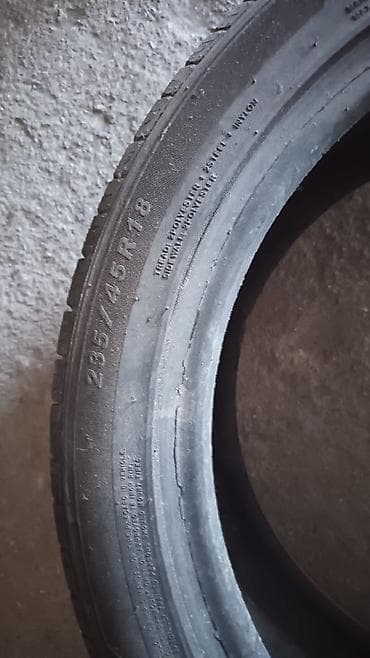 cd disklər: Satılır: 235/45 R18 yay şini - Ölçü: 235/45 R18 (en 235 mm, hündürlük — 1