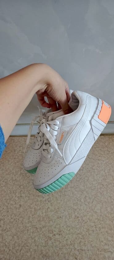 женские белые кеды: Puma, Размер: 37.5, цвет - Белый, Б/у — 3
