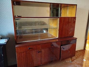 Manekenlər: Şüşəli dolab vitrini, İşlənmiş — 1