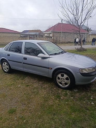 nissan note bufer: Opel Vectra: 1.8 l | 1997 il 415000 km Sedan — 5