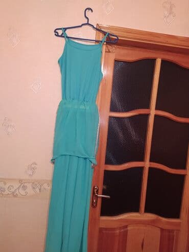 38-40 razmerə uyğundur.həm ziyafət geyimi kimi,həm də gündəlik