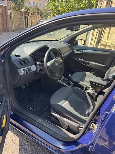 bmw e39 lip: Opel Astra H hatchback - Korpus: 5 qapı, tünd mavi rəng - Mühərrik — 4