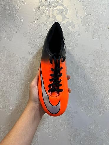 Futbol butsası – WOLOW, “Mercurial” üslubunda - Rəng: parlaq — 2