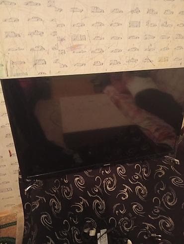 Pultlar: Qara rəngdə. smart samsung real alıcı əlaqə saxlasun — 1