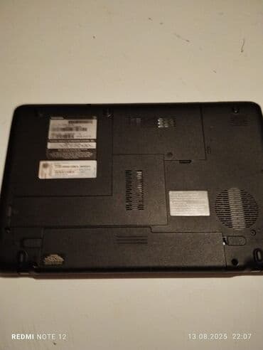 noutbook ekranı: Toshiba Satellite noutbuku Xüsusiyyətlər: - Korpus: qara, fırçalanmış — 3