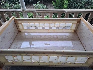 hava dosek: Oğlan və qız üçün, İşlənmiş, Dördbucaq, Beşik, Dəstsiz, Matrassız, Yellənmə mexanizm ilə — 6