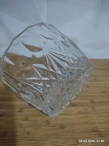 konfet qabı: Kəsilmiş naxışlı xrustalqab - Material: qalın kəsim xrustal (kristal — 1