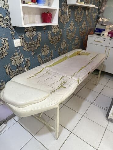 кушетка для массажа складная бу: Б/у, Масажная кушетка, Нескладной, цвет - Молочный — 1