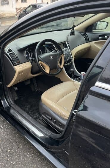 fara şüşələri: Hyundai Sonata sedan - Kuzov: sedan, qara rəng, xrom ön barmaqlıq və — 4