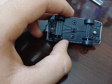 küpə: Metal gövdəli kiçik oyuncaq maşın modeli - Korpus: gümüşü rəngli — 2