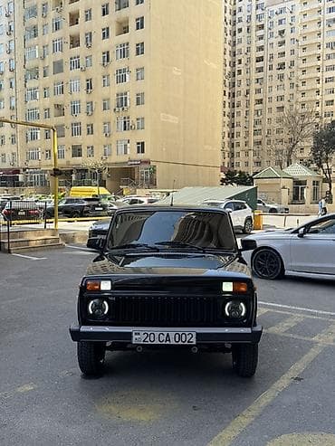 VAZ (LADA) 4x4 Niva: 1.7 l | 2021 il 98000 km Ofrouder/SUV