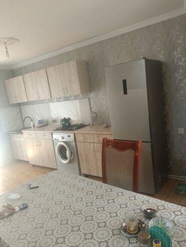 upd qesebesinde kiraye evler: УПД 3 комнаты, 62 м², Средний ремонт — 4