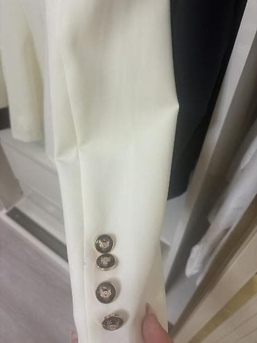 zara pencek: Qadın üçün şık ikiqat düyməli ağ bleizer - Brend: ZR (etiket — 4