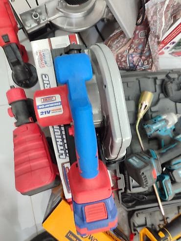 srunv auto tools: Akkumulyatorlu dairəvi mişar – Niktop 21V, 4.0Ah - Güc mənbəyi: 21V — 1