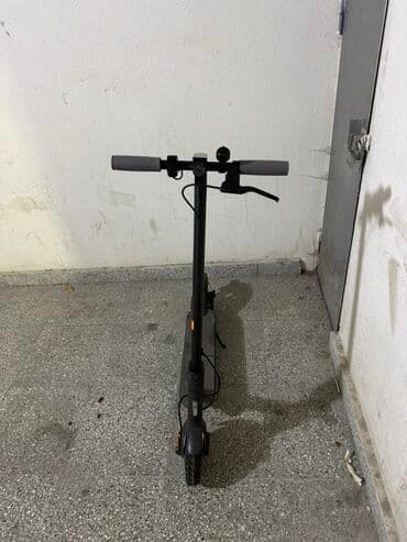 İşlənmiş Elektrik samokat 8", 351 - 500 Vt, 16 - 25 km/s, Ödənişli çatdırılma, Ünvandan götürmə