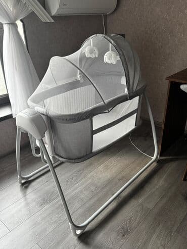 Ремонт и строительство: Для девочки и мальчика, Б/у, Четырехугольная, Колыбель, С матрасом, С механизмом качания — 4