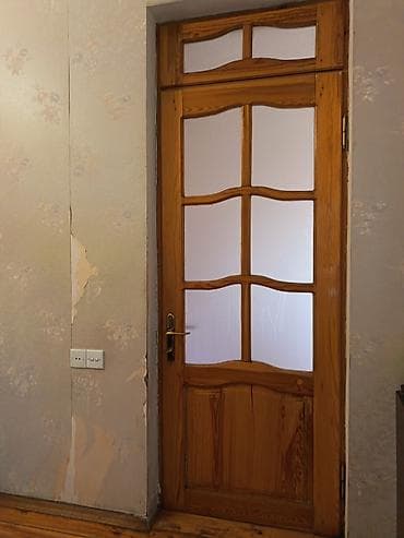 Taxta daxili qapı – şüşəli dizayn - Material: Təbii ağac (şam ağacı — 3