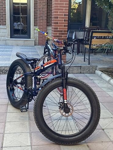 Fatbike tipli dağ velosipedi - Çox enli (təxminən 4") “fat” təkərlər — 8