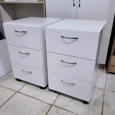 skaflar qiymeti: Tumbuçkalar YENIDIR 👍 Reng: Ağ parlaq✅️ Hundurluk 65 sm✅️ Eni ve — 2