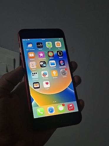 günlük limitsiz internet: IPhone 8 Plus, Qırmızı, Simsiz şarj — 3