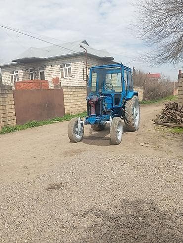 kamaz kabinasi: Mavi kabinli təkərli traktor - Güclü dizel mühərrik, mexaniki sürət — 1