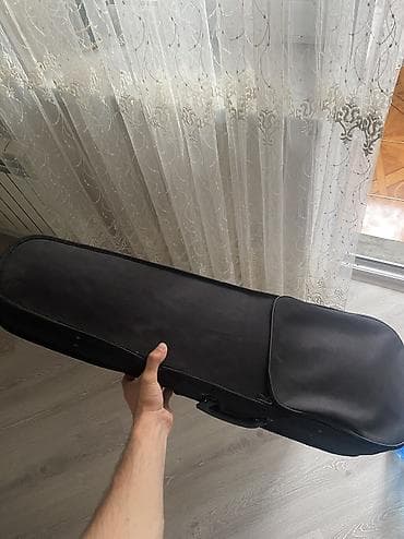 gitara sim: Skripka 4/4 ölçüdədir ideal vəziyyətdədir yenidən seçilmir.Səliqəli — 5