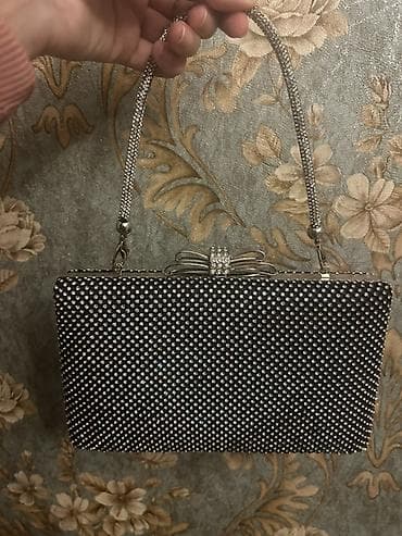 xbox gamepad: 35 azn alinib.20 azn satilir cəmi 1 defe goturulub.Qaşları falan her — 3