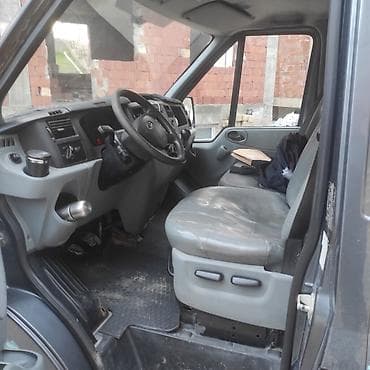 07 avtomobil: Ford Transit mikroavtobus Xüsusiyyətlər: - Uzun baza, yüksək tavanlı — 2