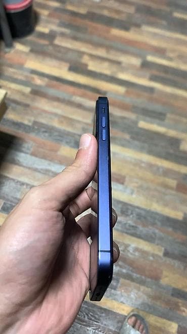 yığılma ayfonlar: IPhone 17 Pro, Mavi, Face ID — 3