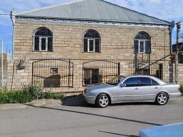 7 otaqlı, 250 kv. m, Orta təmir