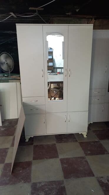 taxtanin qiymeti: Yeni, Açılan, 3 qapılı Düz dolab, Dolab-asılqan — 23