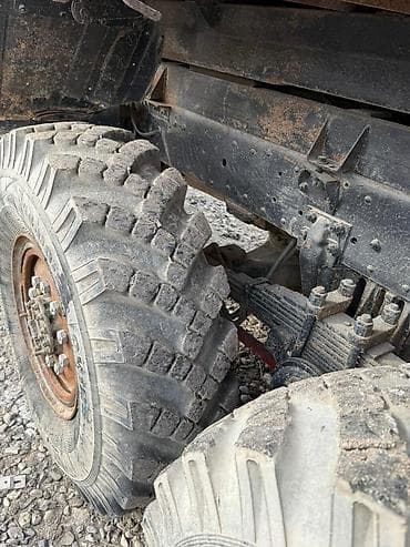 qazel bortu: KAMAZ 6x6 bortlu yük maşını - Marka/model: KAMAZ, 3 oxlu, tam — 6