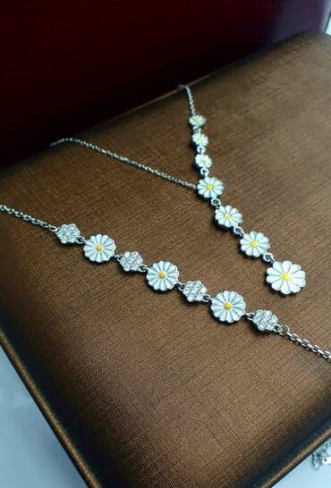 Dəstə daxildir: Bilərzik, Boyunbağı, Gümüş, 925 Əyar