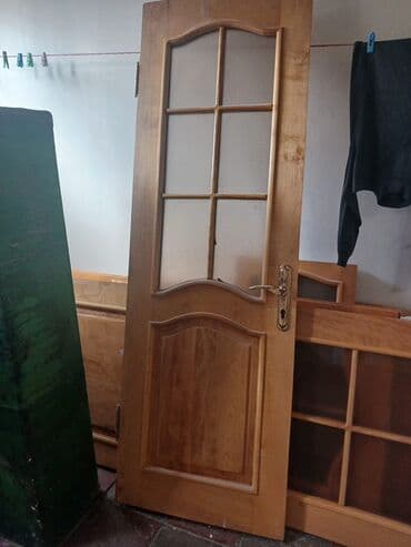 Ağac daxili qapılar dəsti - Material: təbii ağac (taxta), klassik