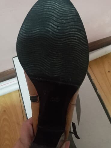 детские кожаные туфли: Туфли, Размер: 36, цвет - Коричневый, Б/у — 8