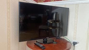 samsung uhd 125 cm: Samsung LED TV – təxminən 40–43 düym ekran - Marka/model: Samsung — 8