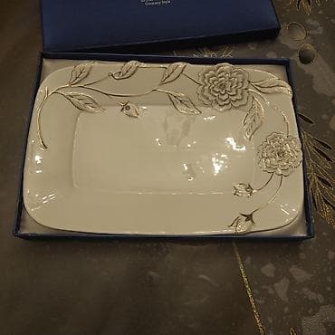 Boşqablar, rəng - Ağ